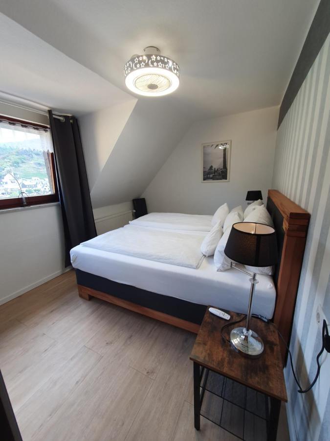 Gaestehaus Burgberg, Weinhaus Fries Kattenes Екстер'єр фото
