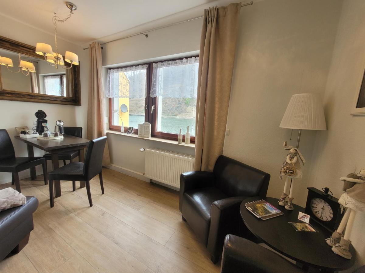 Gaestehaus Burgberg, Weinhaus Fries Kattenes Екстер'єр фото