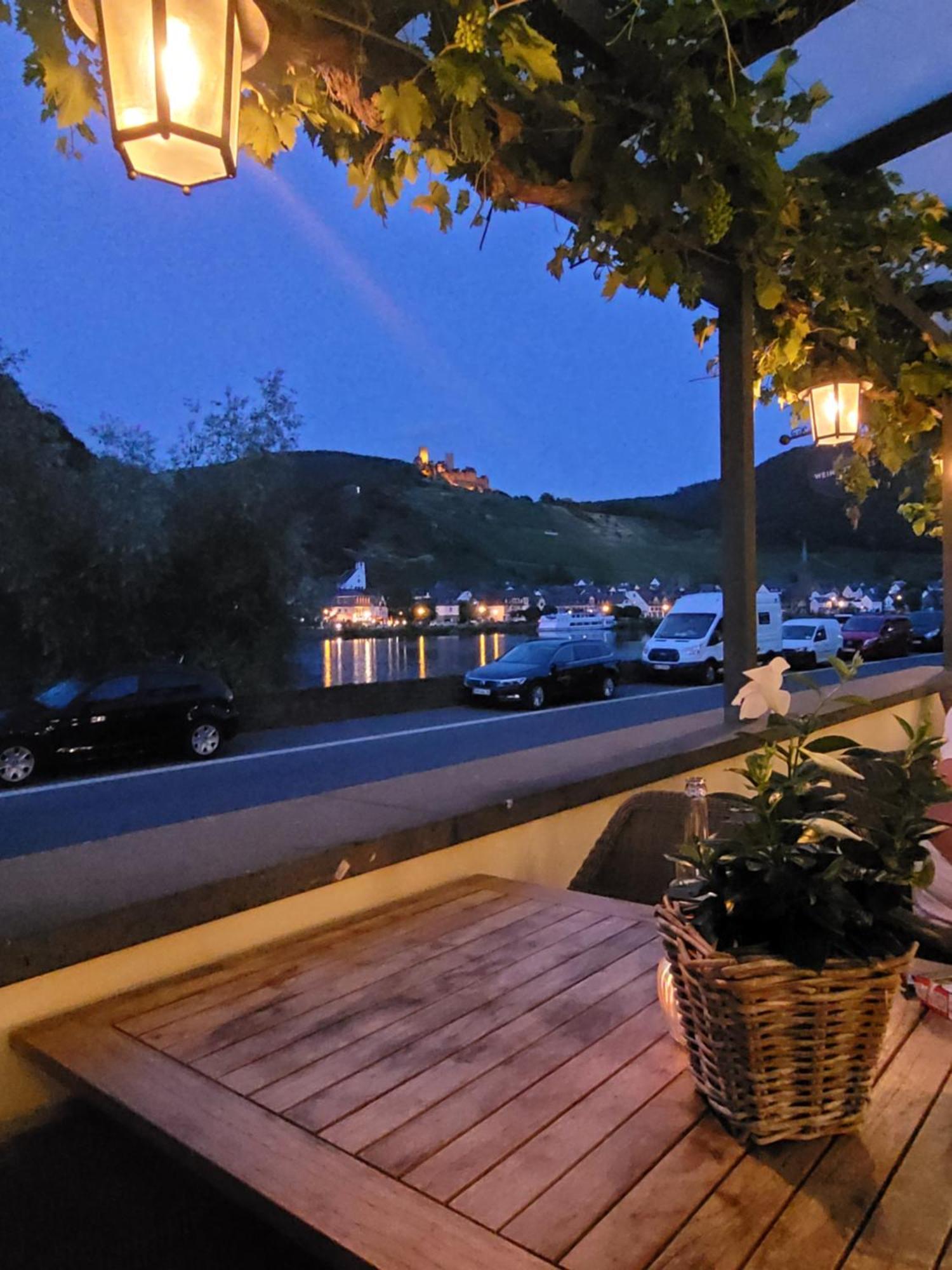 Gaestehaus Burgberg, Weinhaus Fries Kattenes Екстер'єр фото