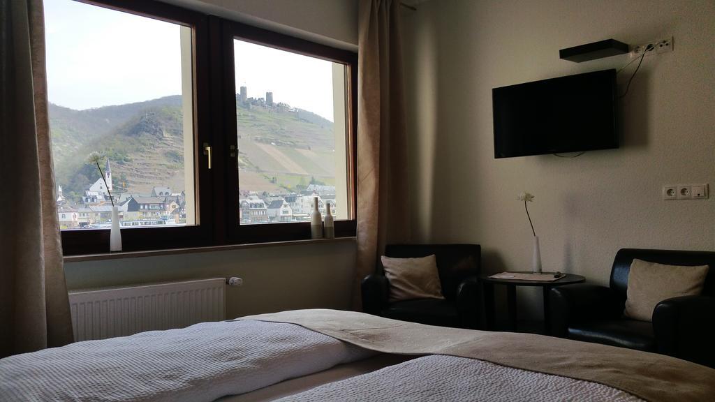 Gaestehaus Burgberg, Weinhaus Fries Kattenes Екстер'єр фото