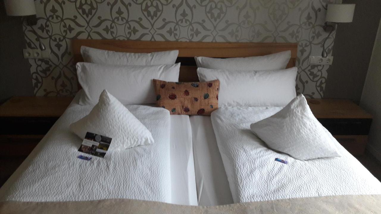 Gaestehaus Burgberg, Weinhaus Fries Kattenes Екстер'єр фото