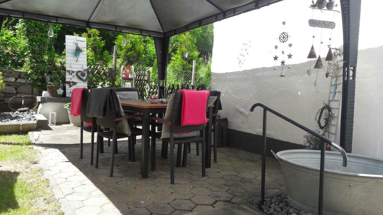 Gaestehaus Burgberg, Weinhaus Fries Kattenes Екстер'єр фото