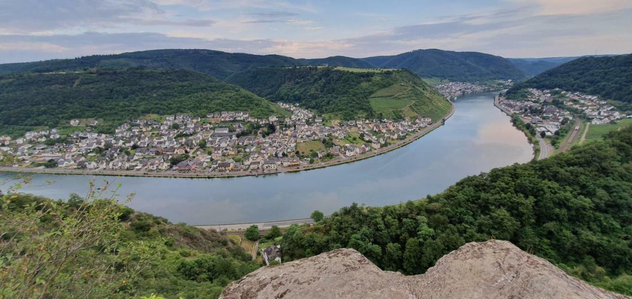 Gaestehaus Burgberg, Weinhaus Fries Kattenes Екстер'єр фото